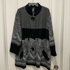 Ali Miles Black and White Geometric Pattern Coat